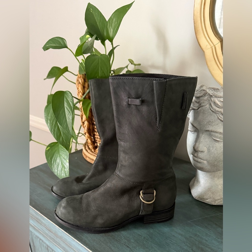 Cole Haan Black boots Air Tantivy Mid leather women’s boots. Size 7.5 B